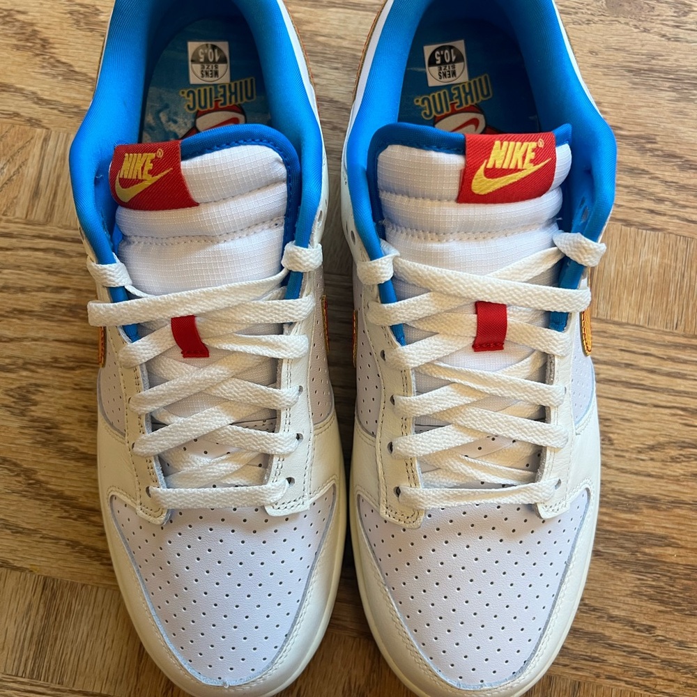 Men’s 10.5 Nike White and Blue Sneakers Brand New! No Box